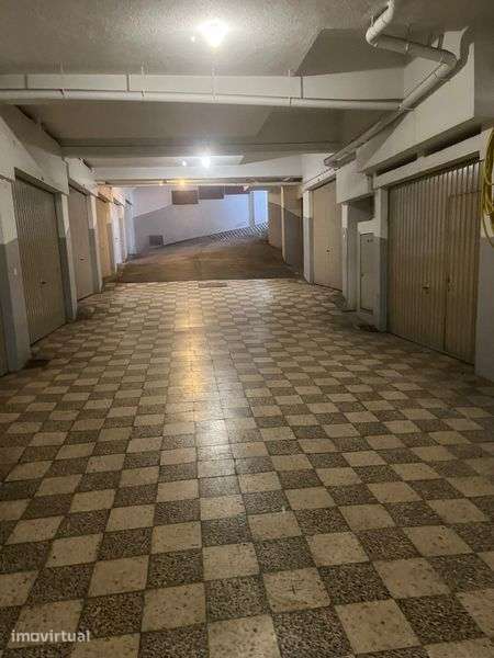 Garagem Laranjeiro Almada, segurança dos seus bens - Grande imagem: 2/4