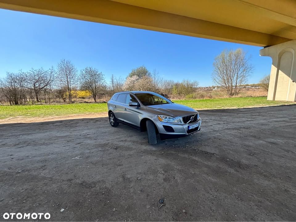 Volvo XC 60 T6 AWD Momentum - 12