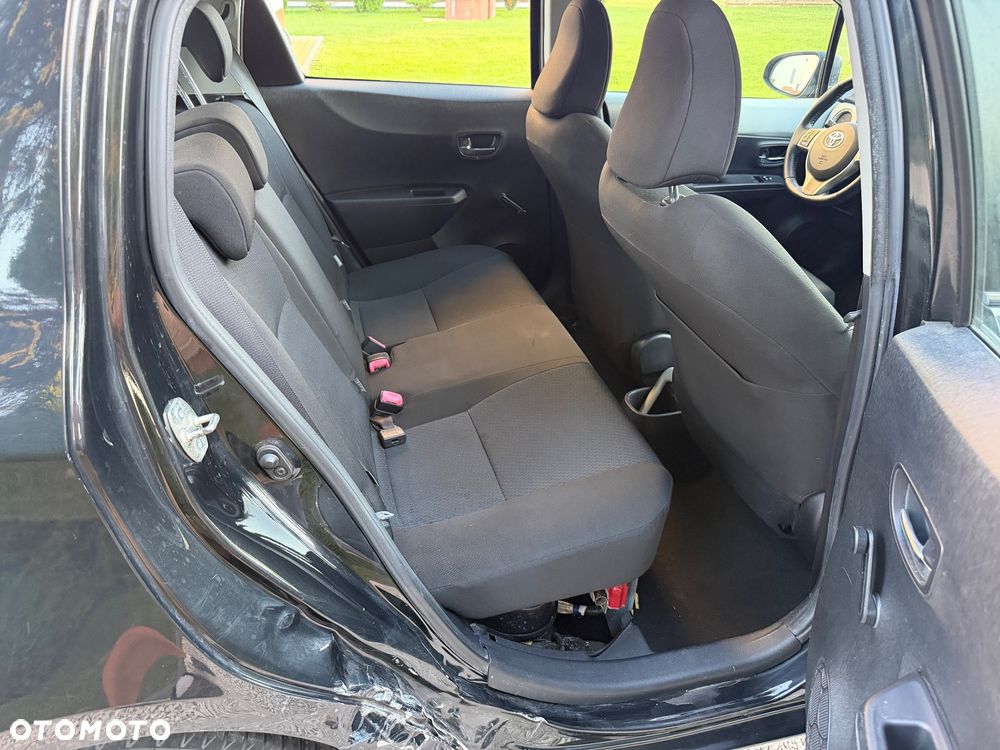 Toyota Yaris Hybrid 100 Life - 19