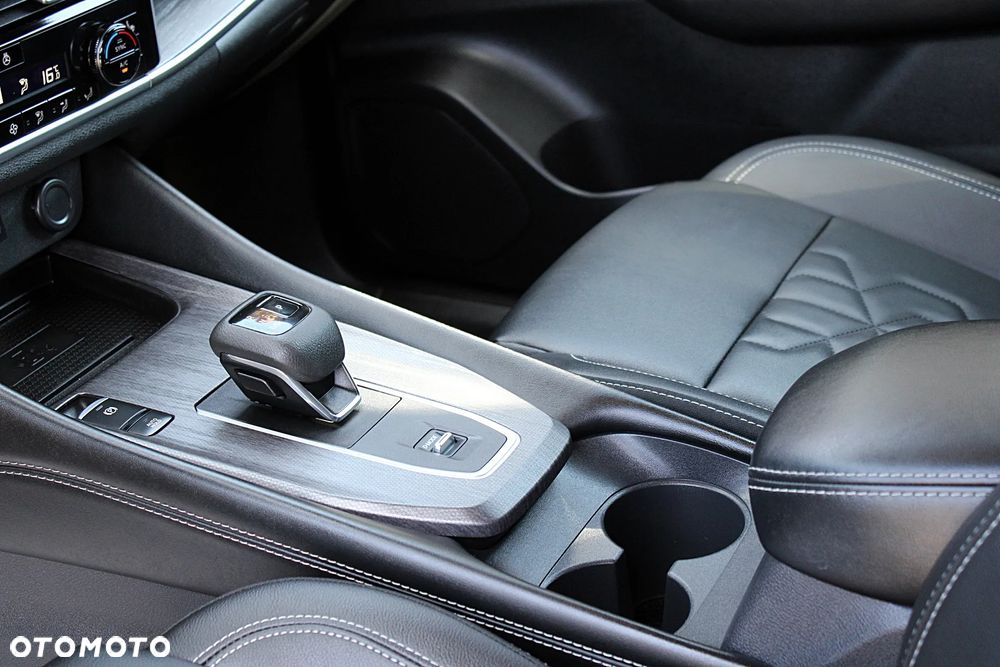 Nissan Qashqai 1.3 DIG-T Tekna DCT - 25