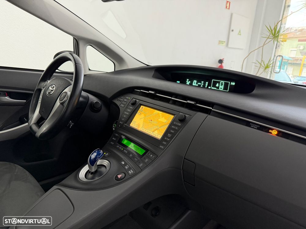 Toyota Prius 1.8 Premium +Pele+GPS+Solar - 35