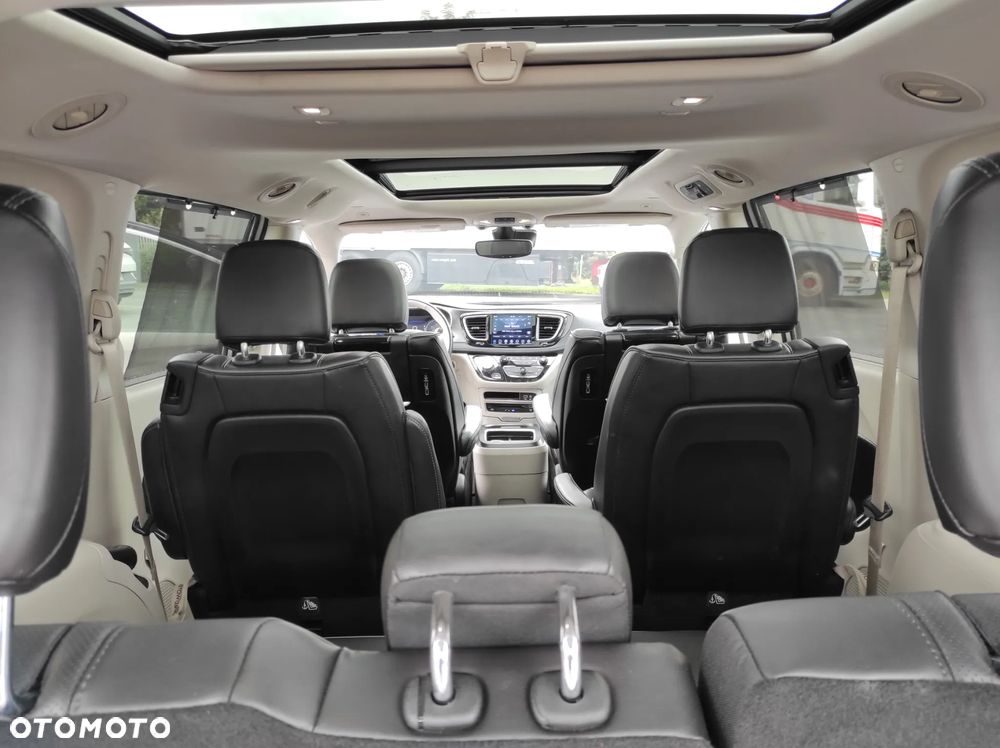 Chrysler Pacifica - 25