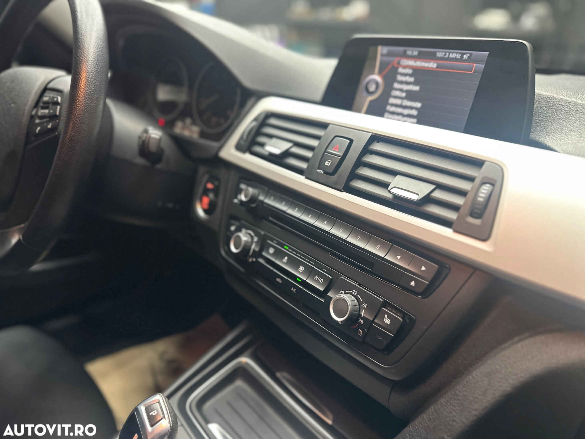 BMW Seria 3 320d Touring Aut. Sport Line - 9