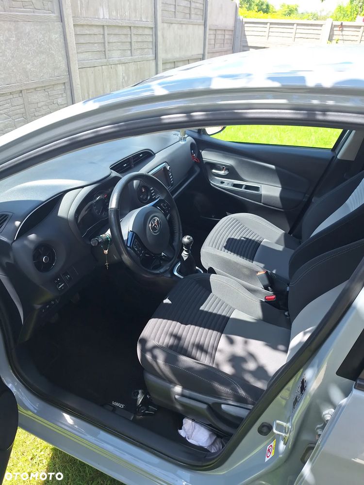 Toyota Yaris 1.5 Premium - 17