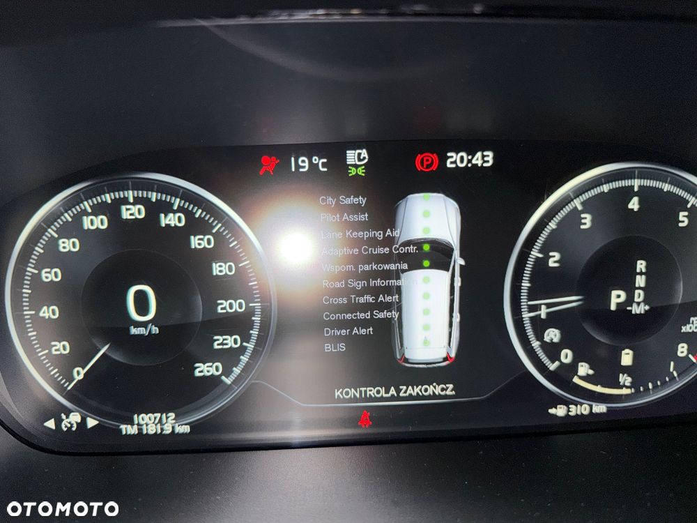Volvo V60 B3 B R-Design - 11