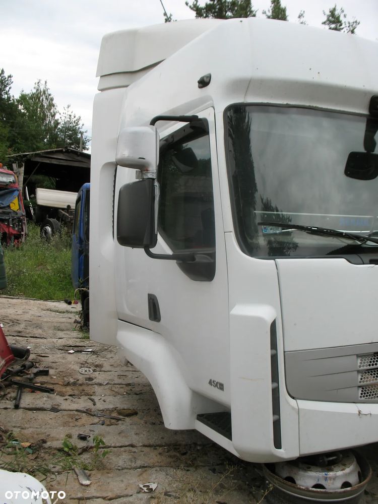 Kabina Renault Premium - 2