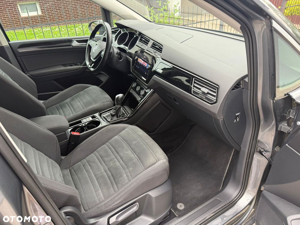 Volkswagen Touran 2.0 TDI SCR (BlueMotion Technology) DSG Highline - 13