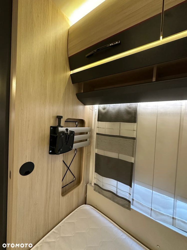 Hobby 460 UFE DE LUX EDITION z napędem i markizą pompowaną. - 39
