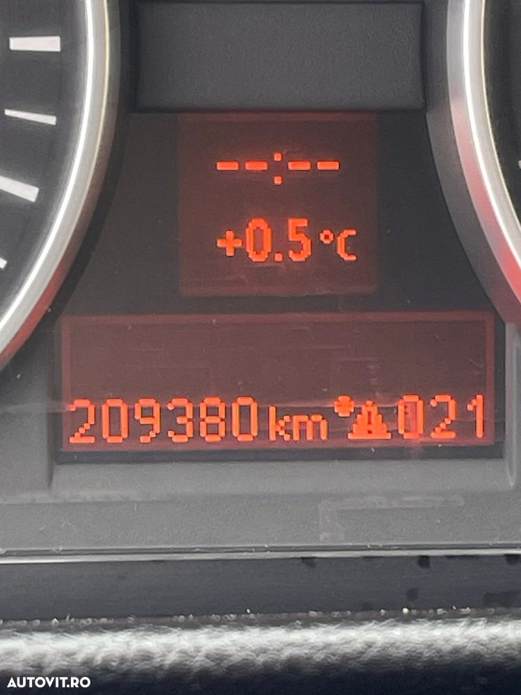 BMW Seria 3 320d DPF - 8