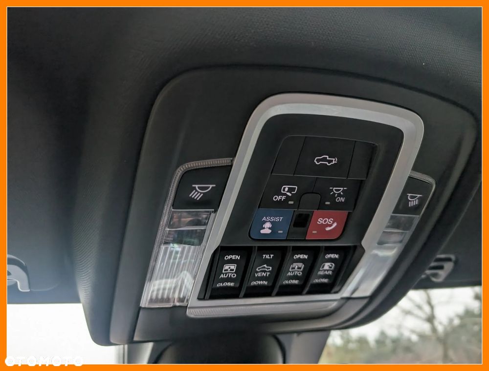 RAM 1500 5.7 Crew Cab Rebel - 25