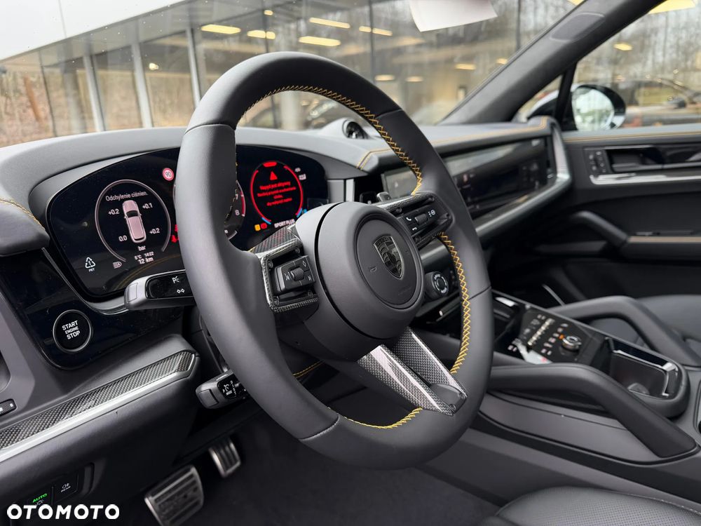 Porsche Cayenne - 15