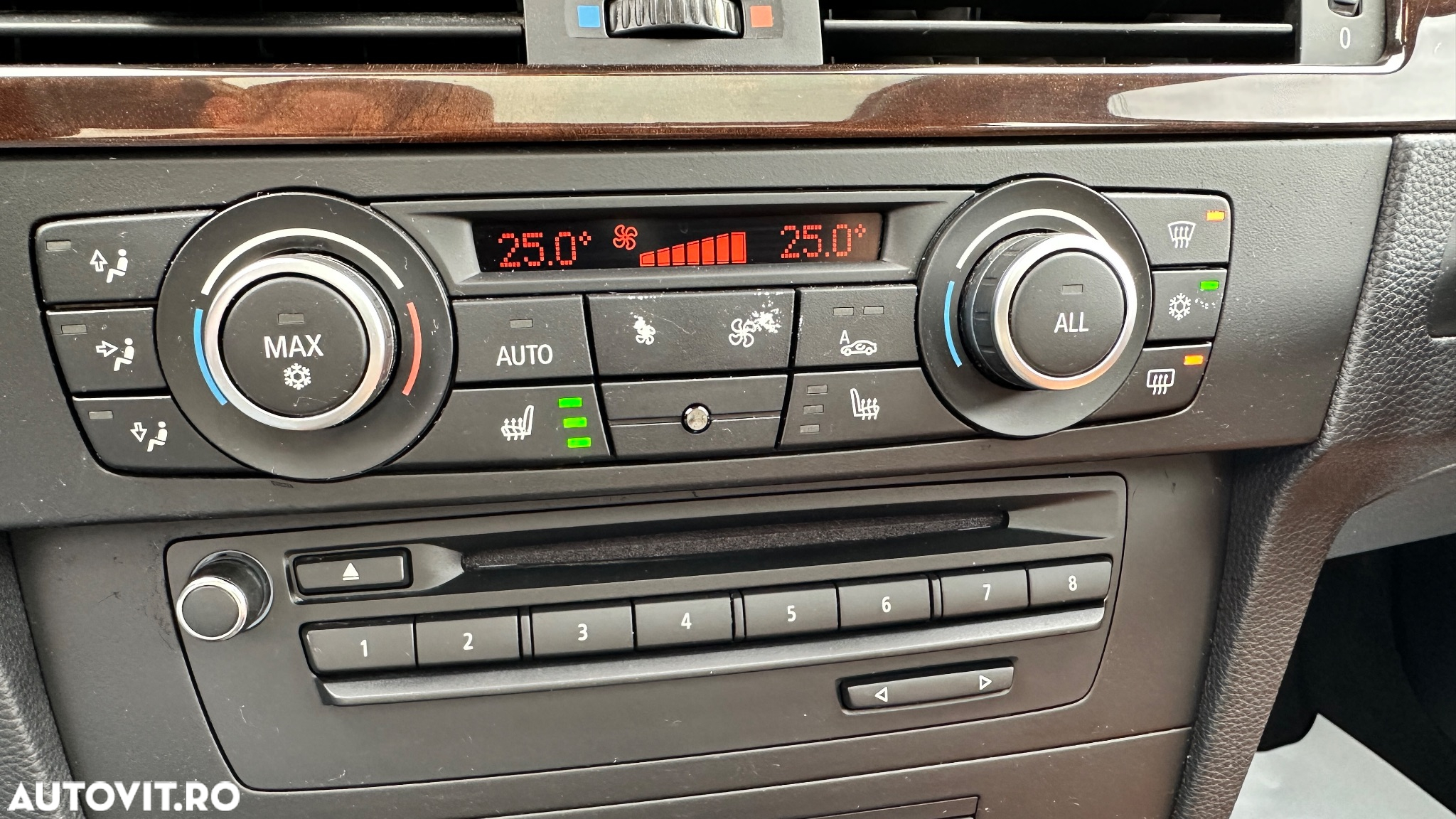 BMW Seria 3 320d xDrive DPF Touring Aut. - 14