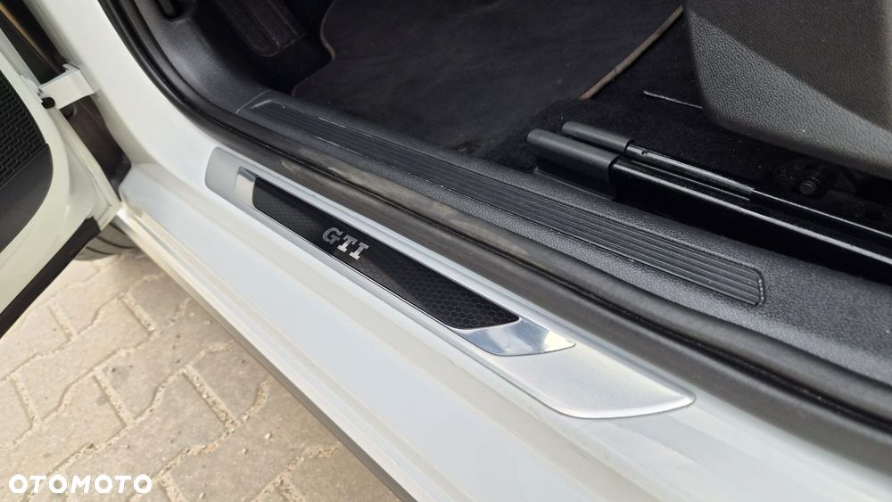 Volkswagen Polo 2.0 TSI OPF DSG GTI - 37