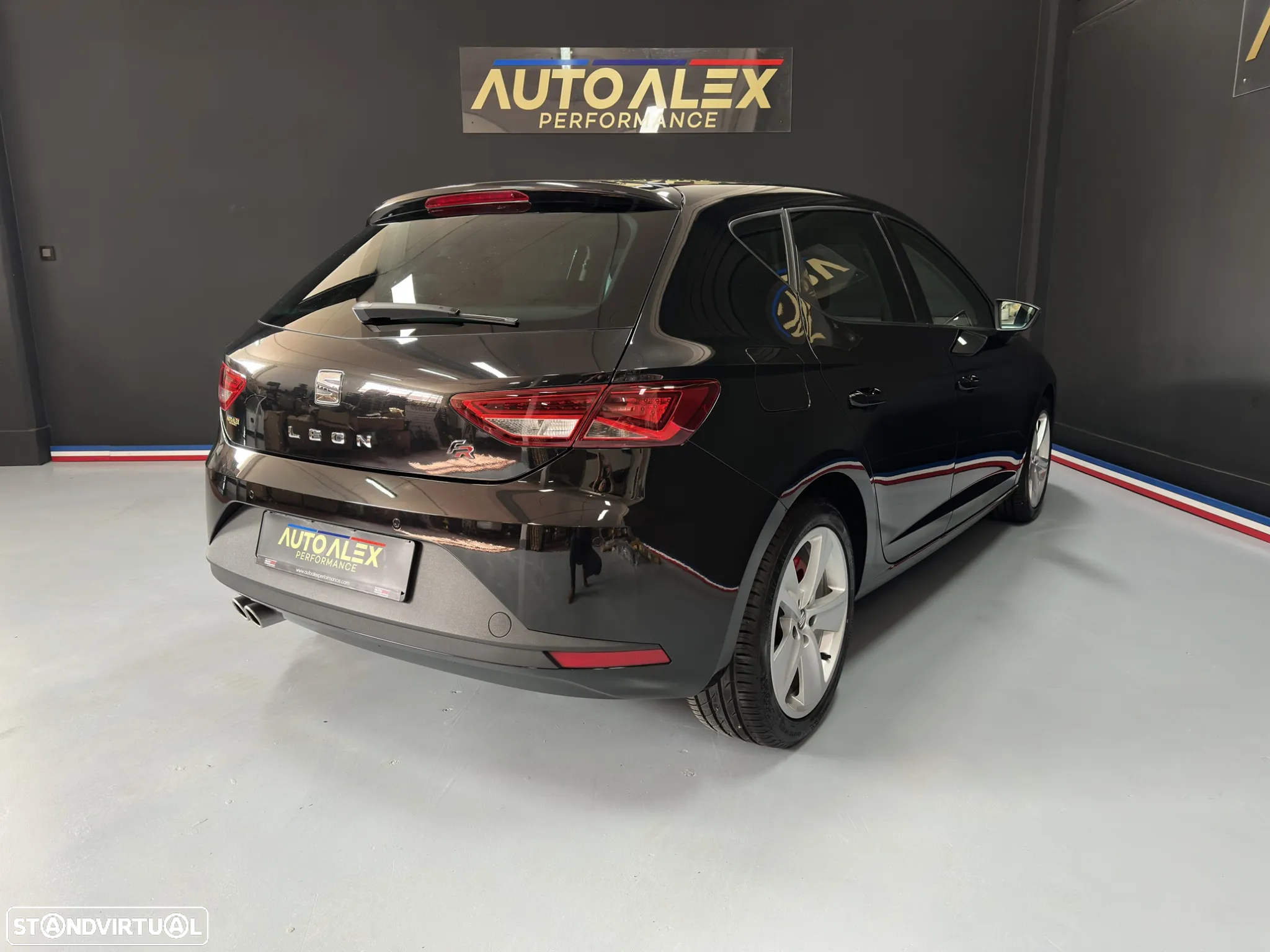 SEAT Leon 2.0 TDI DPF FR - 4
