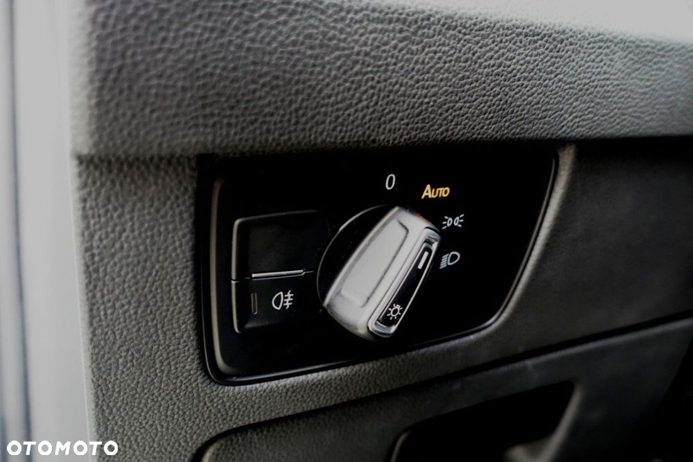 Volkswagen Passat - 9