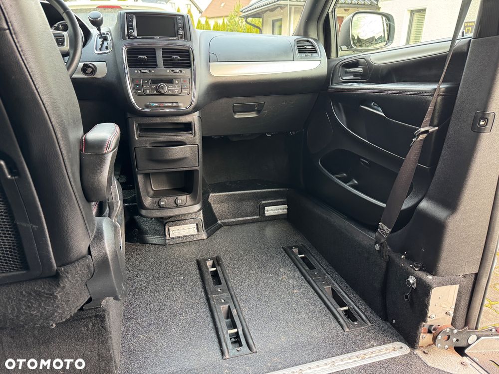 Dodge Grand Caravan 3.6 R/T - 35