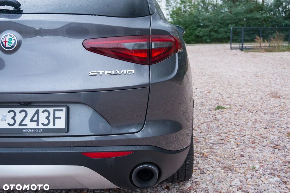Alfa Romeo Stelvio 2.0 Turbo First Edition Q4 - 15
