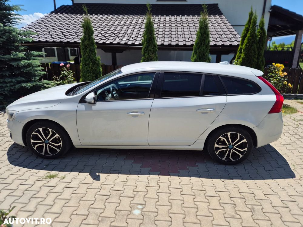 Volvo V60 D3 DRIVe Kinetic - 1