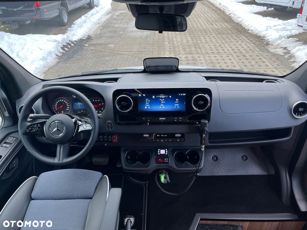 Mercedes-Benz Sprinter 519 - 19