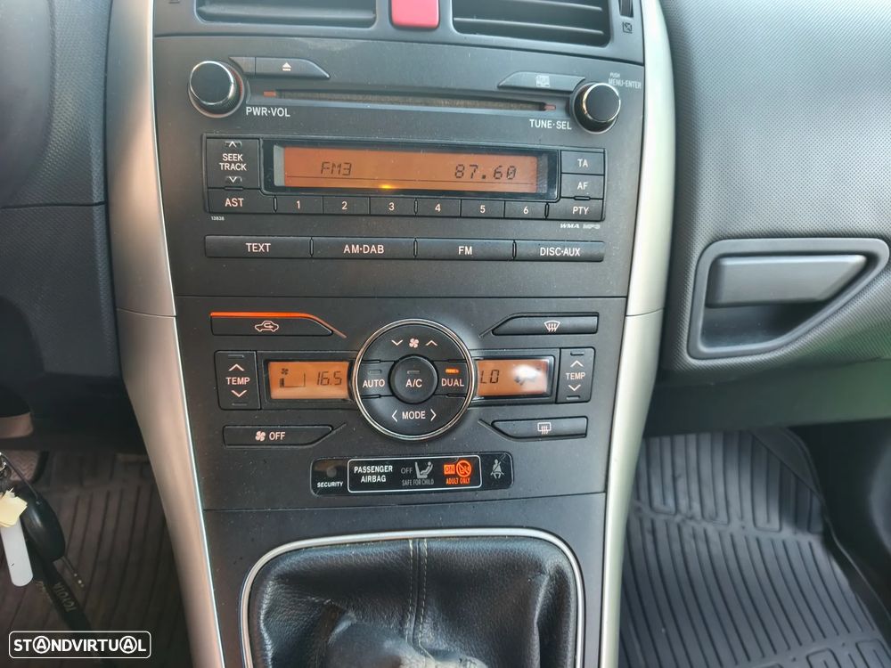 Toyota Auris 1.4 VVT-i AC+VSC - 7