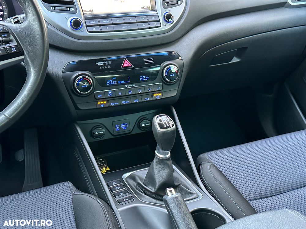 Hyundai Tucson blue 1.7 CRDi 2WD Style - 11