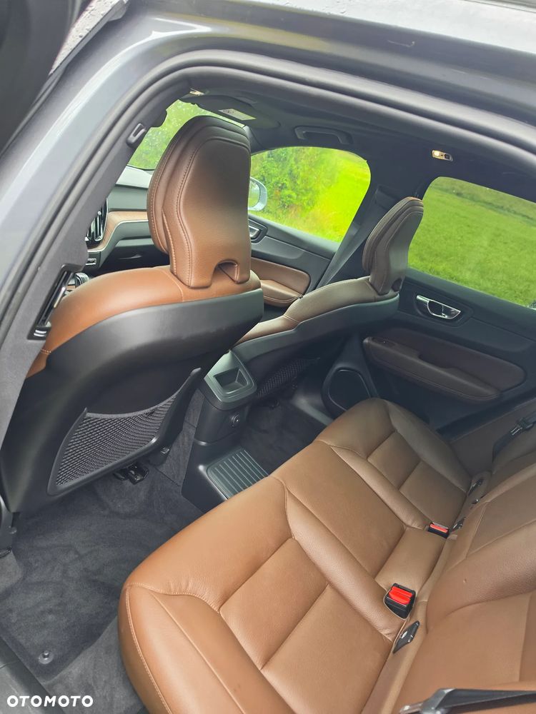 Volvo XC 60 T6 Plug-In Hybrid AWD Inscription Expression - 26