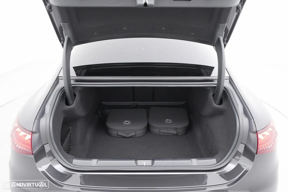 Mercedes-Benz EQE 350 AMG Line - 32