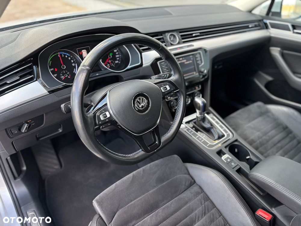 Volkswagen Passat - 18