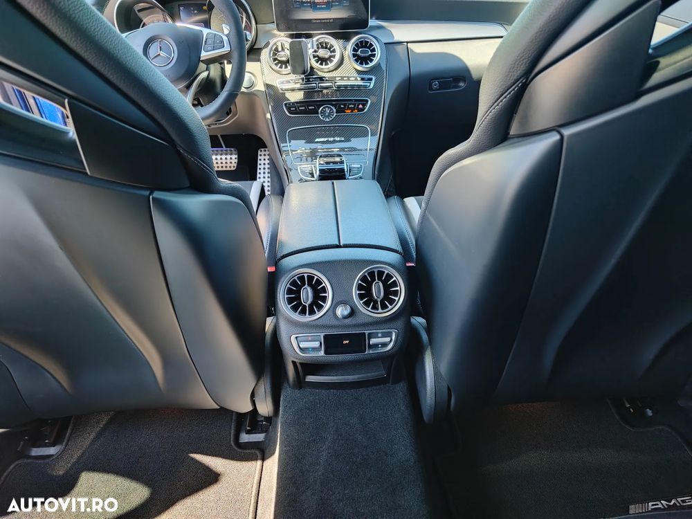 Mercedes-Benz C 63 AMG - 10