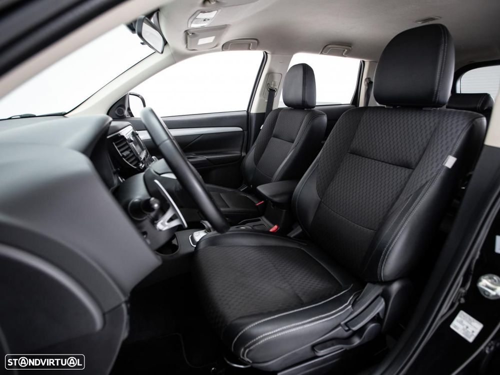 Mitsubishi Outlander - 8