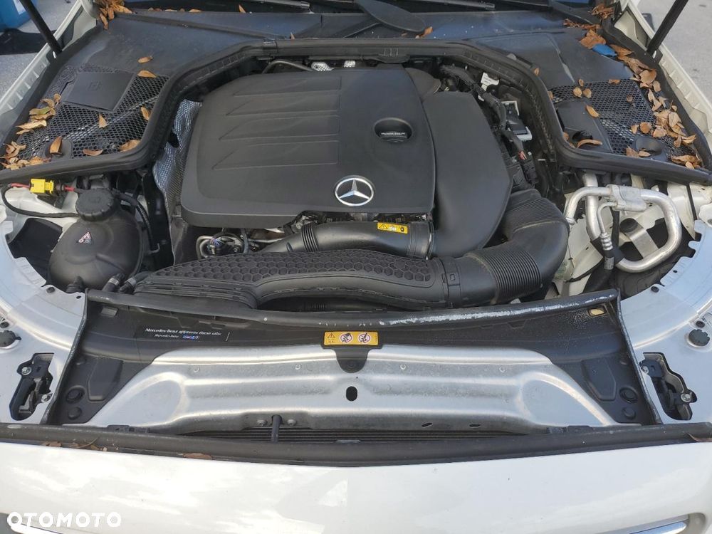 Mercedes-Benz Klasa C 300 9G-TRONIC Edition - 12