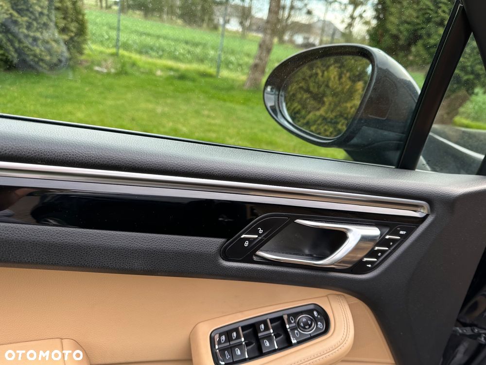 Porsche Macan - 17