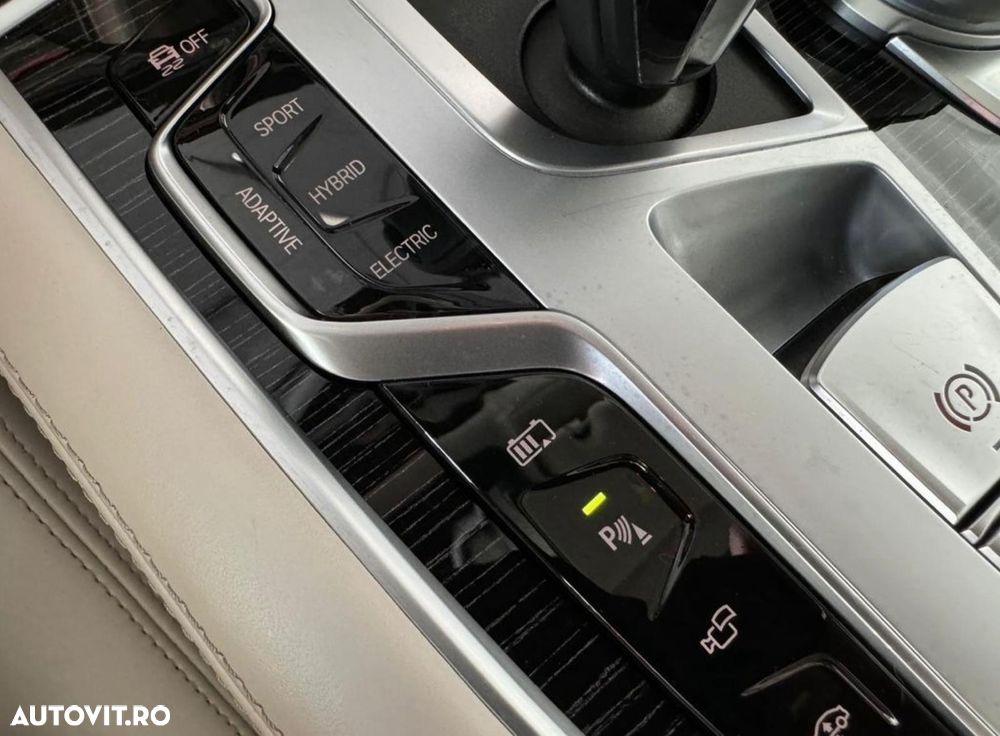 BMW Seria 7 745e - 17