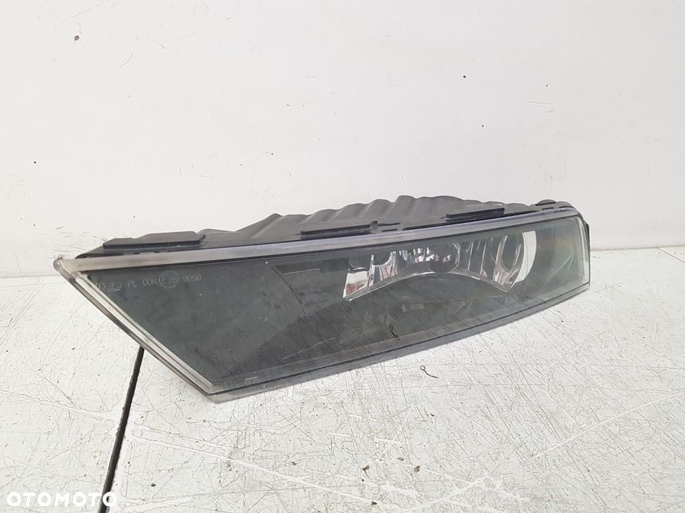 LAMPA PRZECIWMGIELNA SKODA SUPERB III 3 15-24 LEWA 3V0941699A - 2