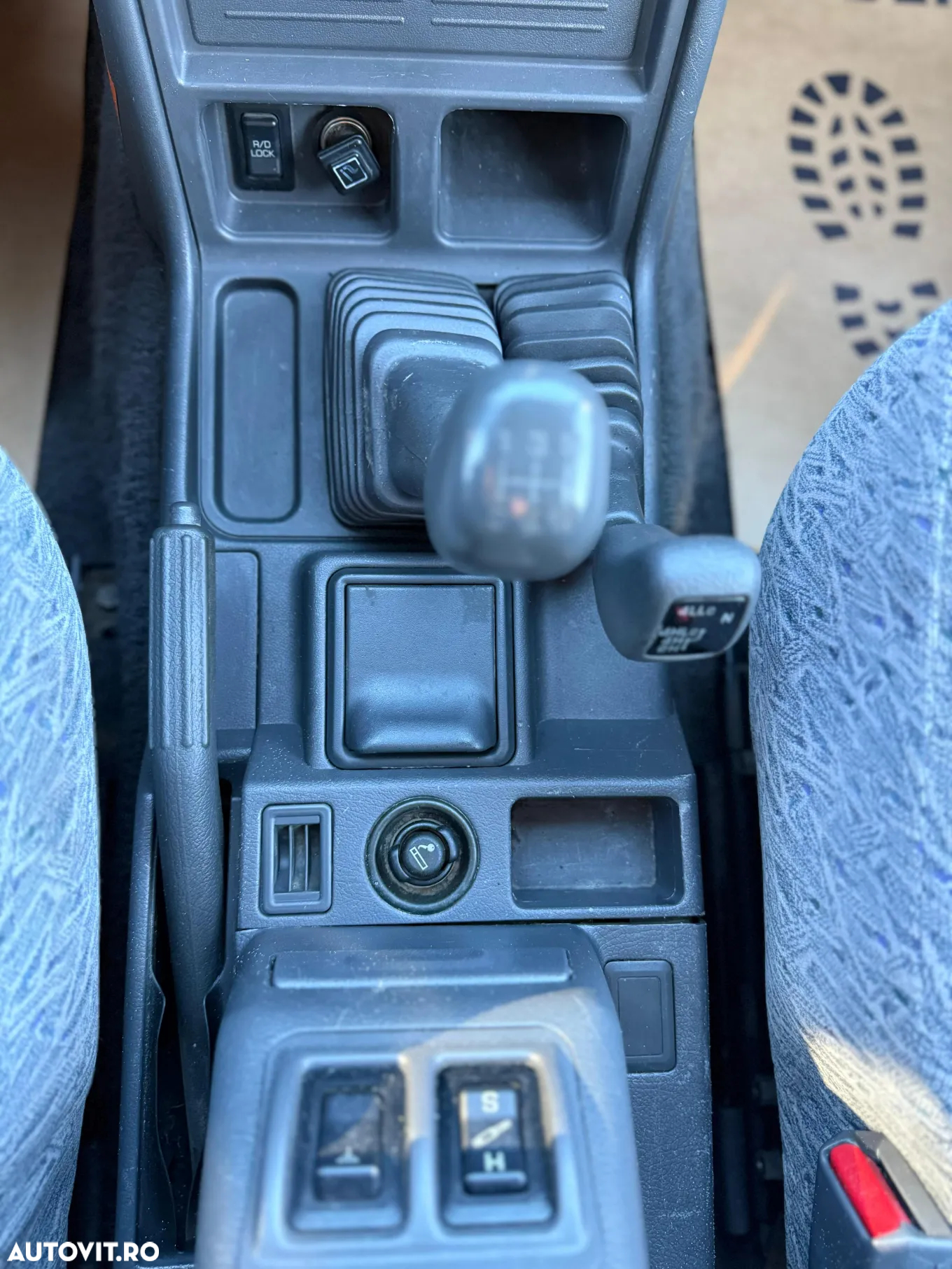 Mitsubishi Pajero - 12