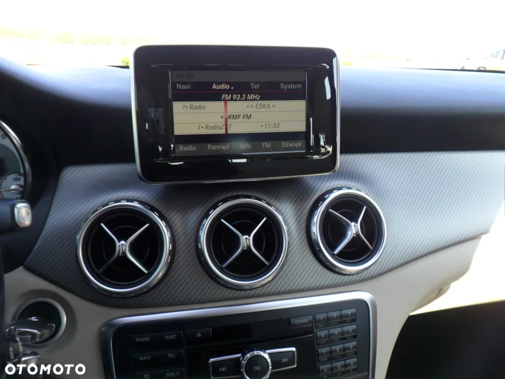 Mercedes-Benz GLA - 29