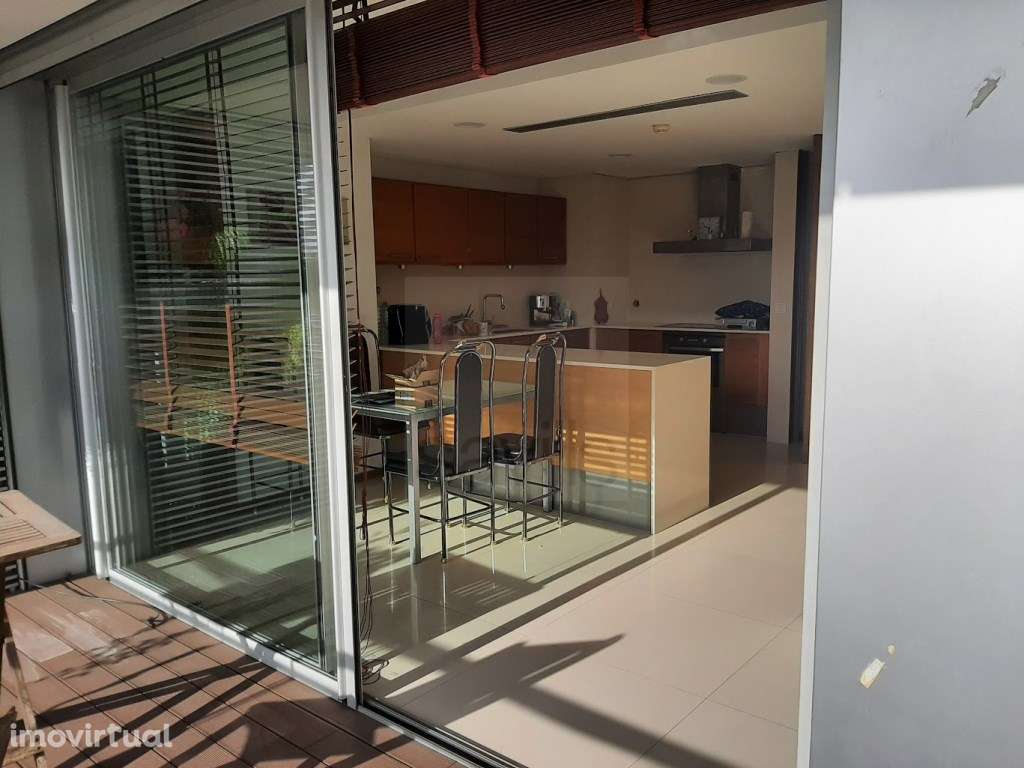 T4 com vistas rio em condomínio fechado no Fluvial, Porto - Grande imagem: 5/22