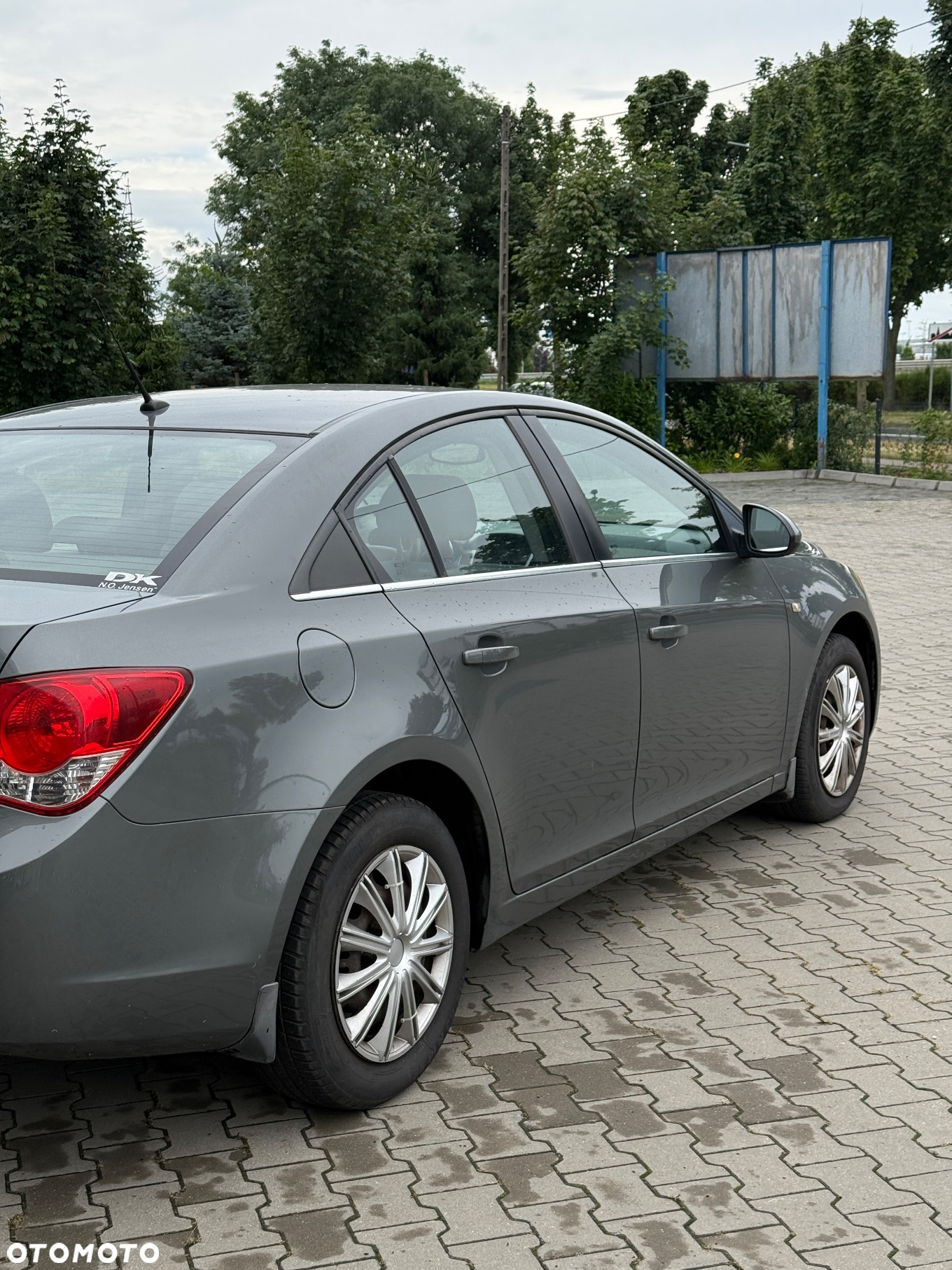 Chevrolet Cruze 1.6 LS - 6