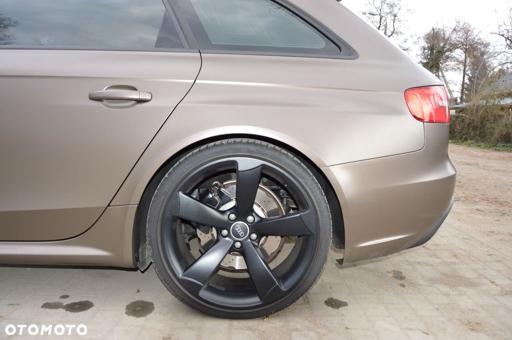 Audi RS4 Avant - 29