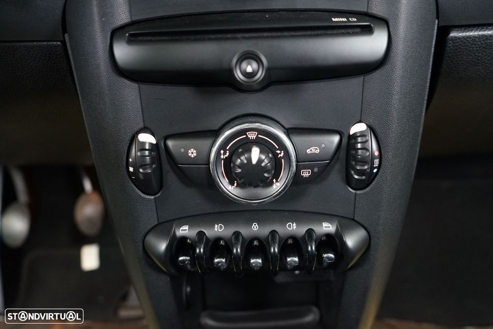 MINI 3 Portas One D - 17