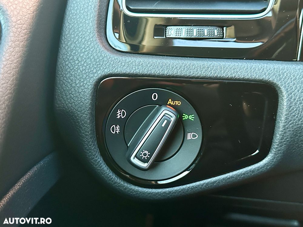 Volkswagen Golf 2.0 TDI (BlueMotion Technology) Highline - 26