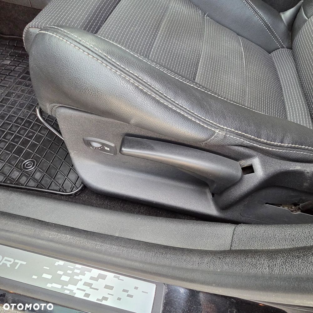 Renault Megane TCe 220 Start & Stop GTline 220 - 26