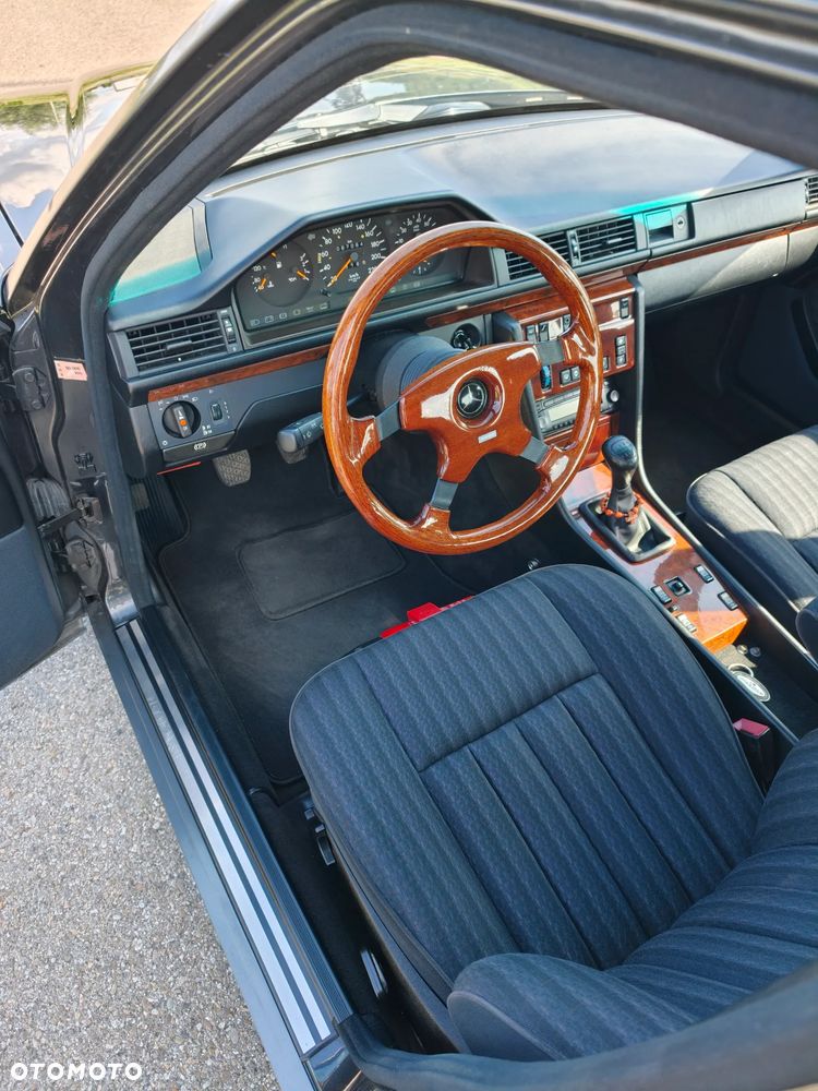 Mercedes-Benz W124 (1984-1993) - 8