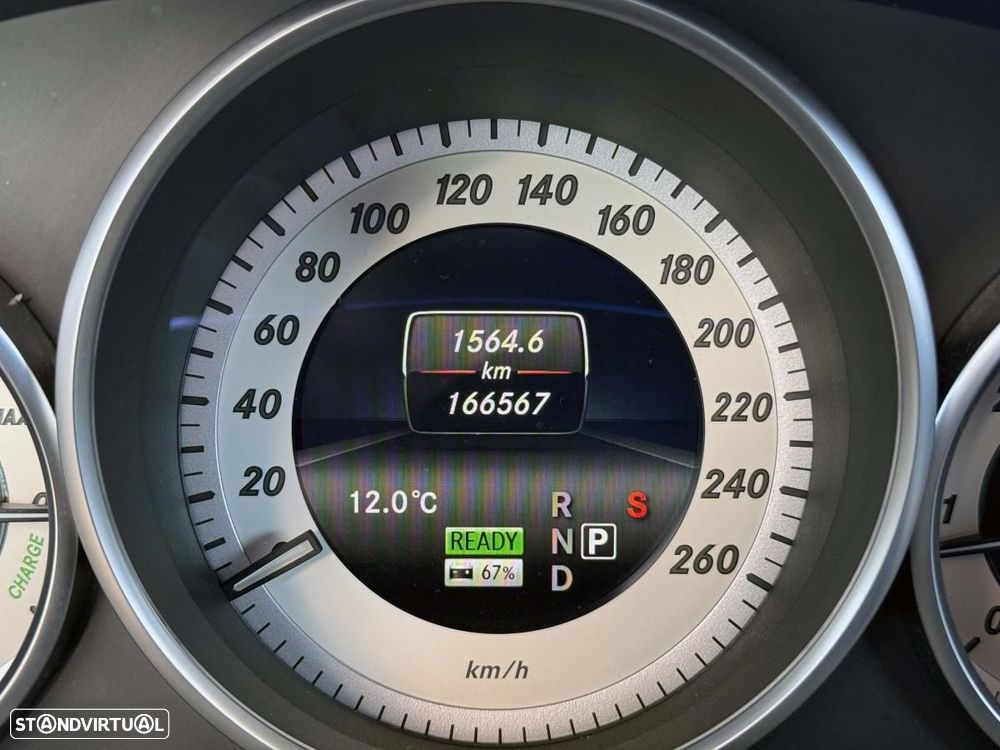 Mercedes-Benz E 300 Bluetec Hybrid Avantgarde - 33