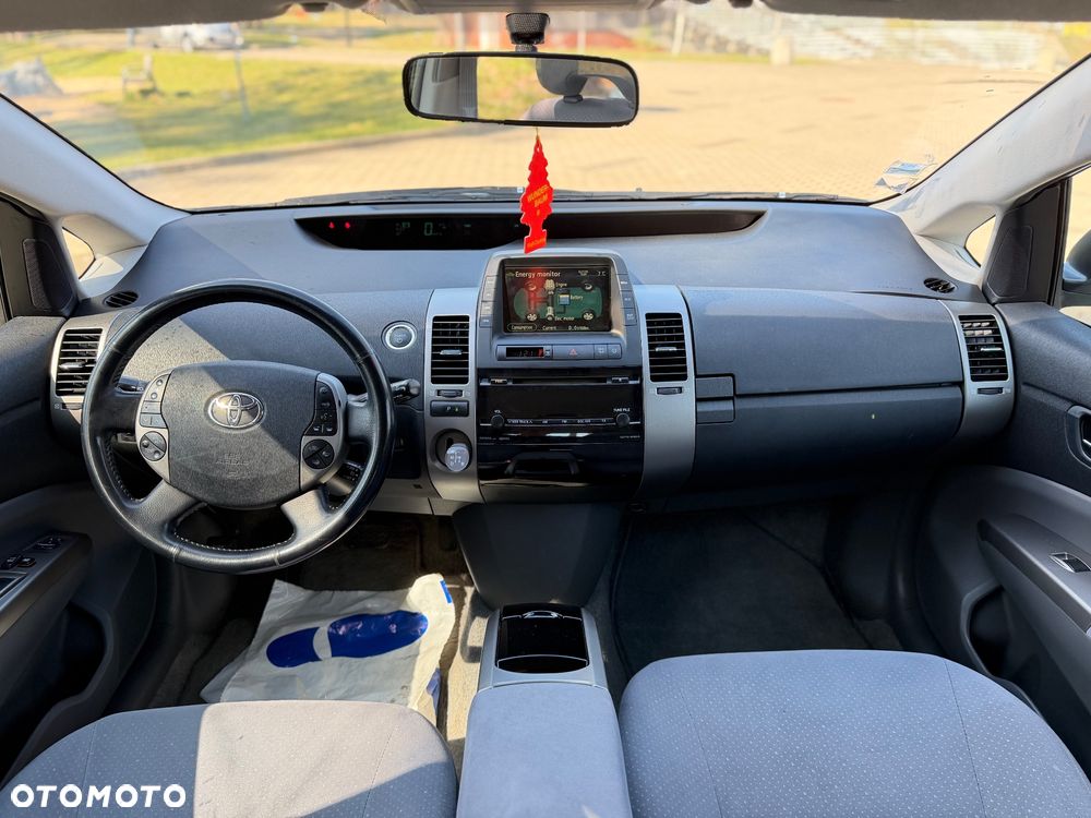 Toyota Prius 1.5 VVT-i Sol - 25