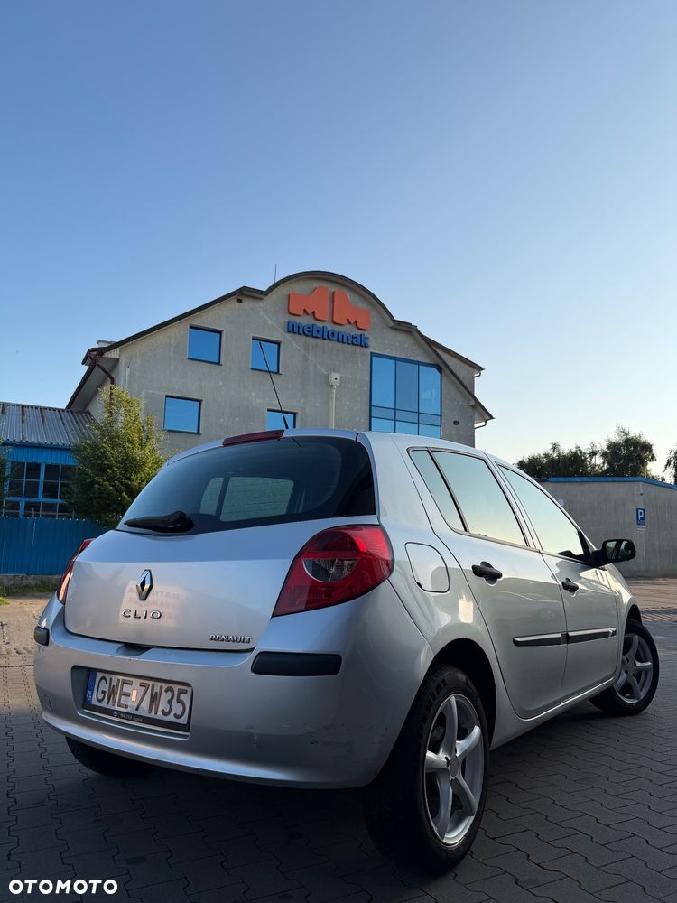 Renault Clio 1.2 16V All Inclusive - 4