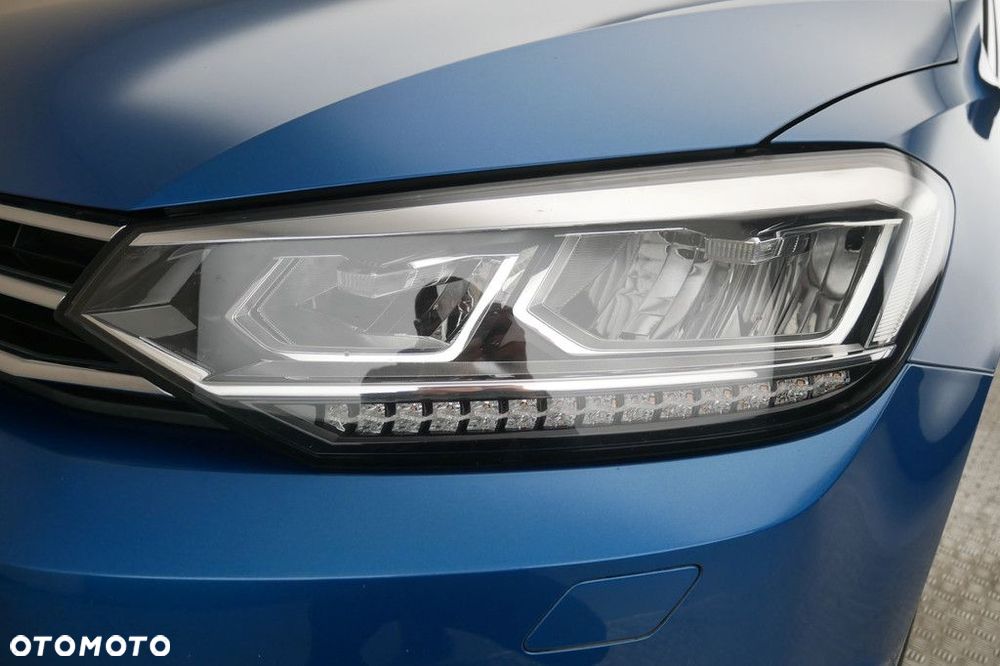 Volkswagen Touran - 13