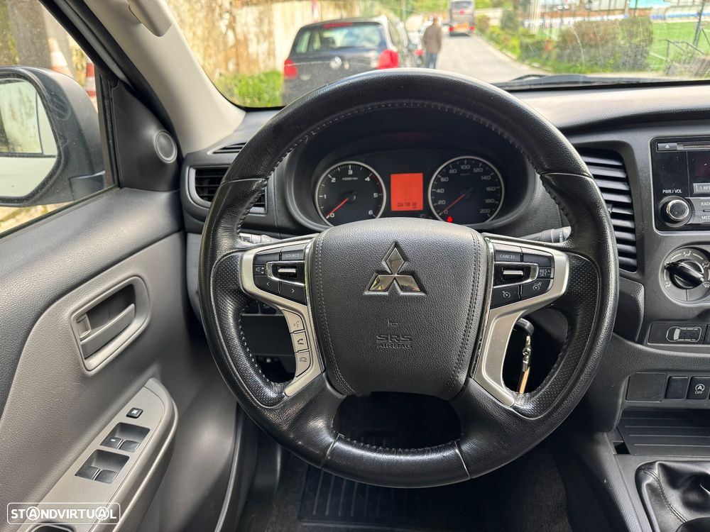 Mitsubishi L200 2.4 DI-D CD Invite 2WD - 12