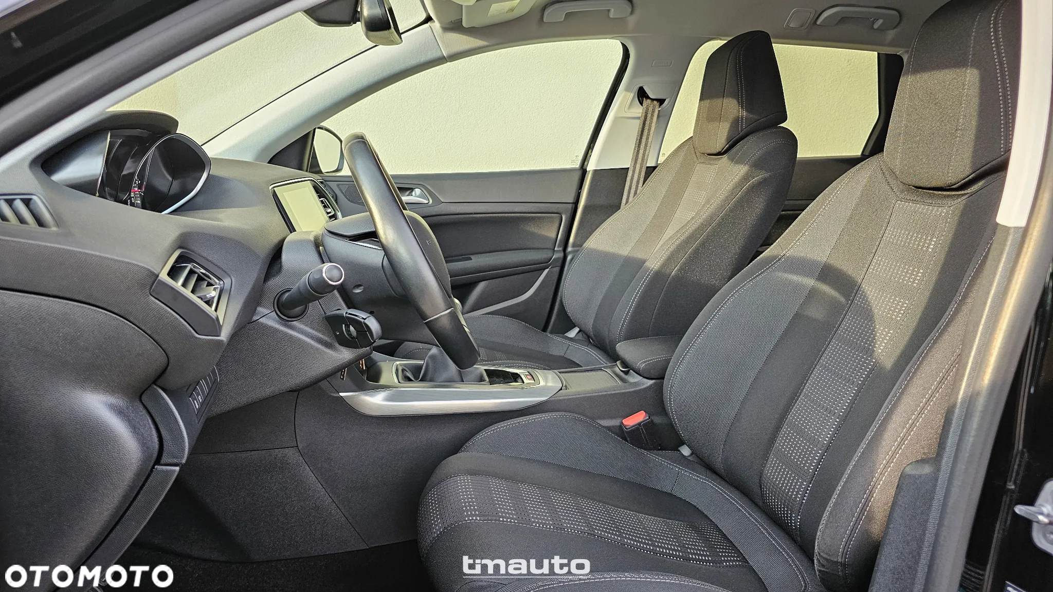 Peugeot 308 SW 1.2 PureTech Allure S&S - 26