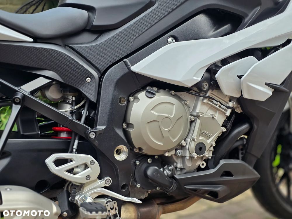BMW XR - 18